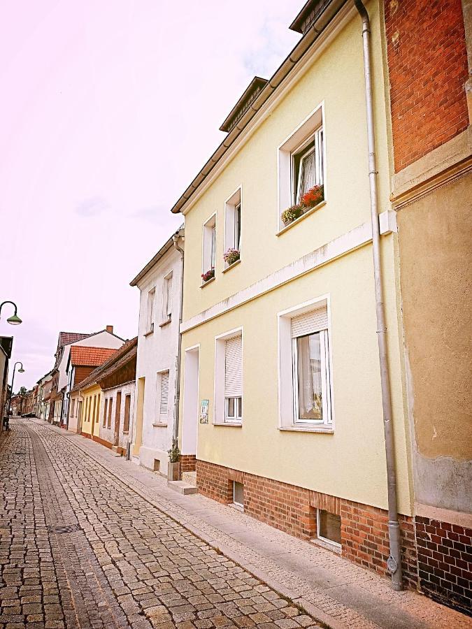 Turmblick-Gaestequartier-Coswig-Hier-Erwartet-Sie-Individueller-Service-Im-Herzen-Der-Altstadt Косвих Екстериор снимка